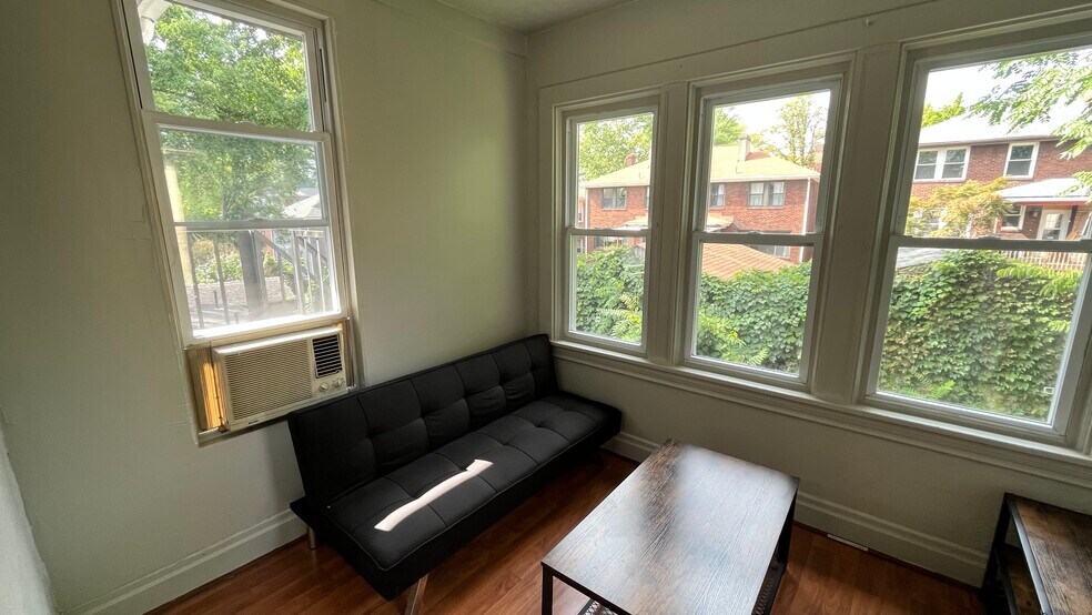 Building Photo - 5847 Nicholson St