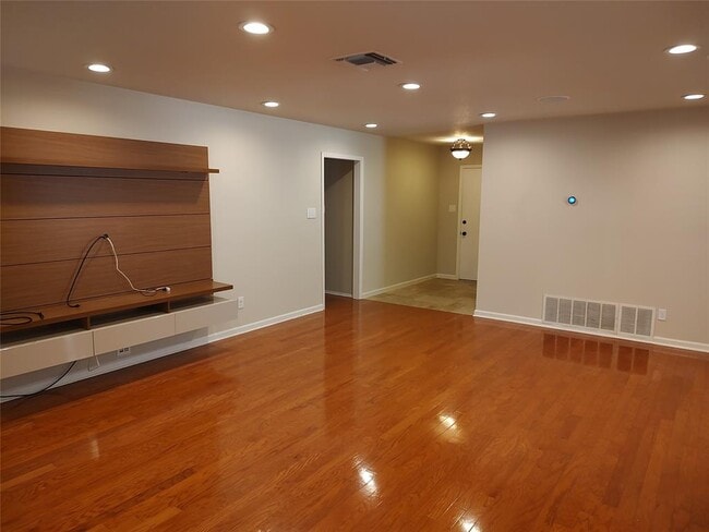 Building Photo - 11701 Shoshone Dr