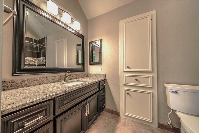 Building Photo - 2303 Cherry Bend Dr