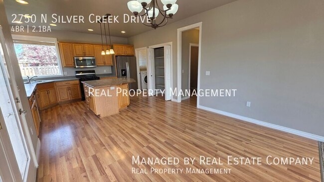Building Photo - 2750 N Silver Creek Dr