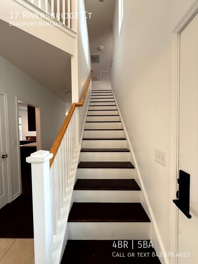 Building Photo - 17 Riversbridge Ct