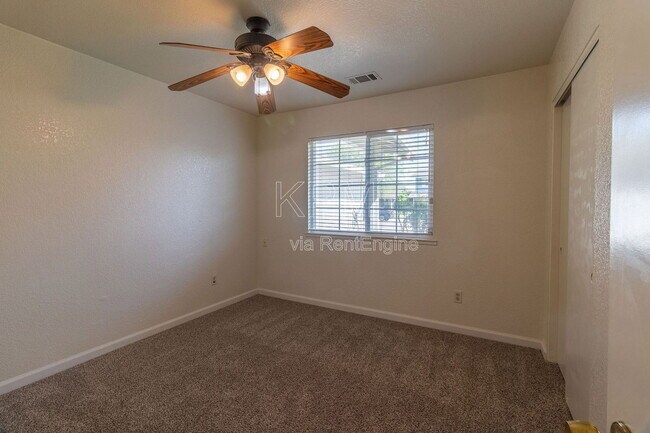 Building Photo - 9717 Treetop Dr