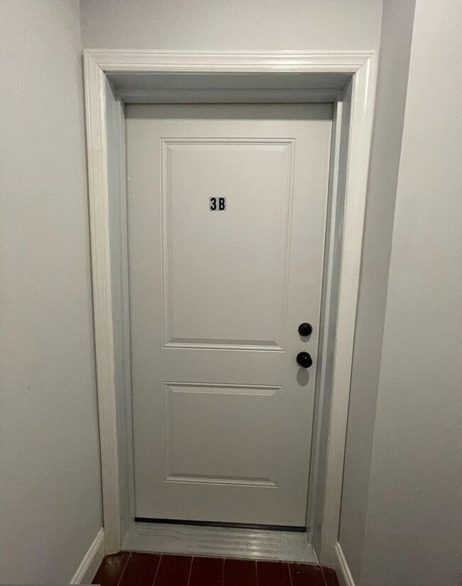 Building Photo - 615 N 11th St