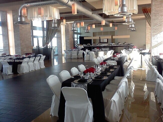 Building Photo - 690 SW 1st Ct