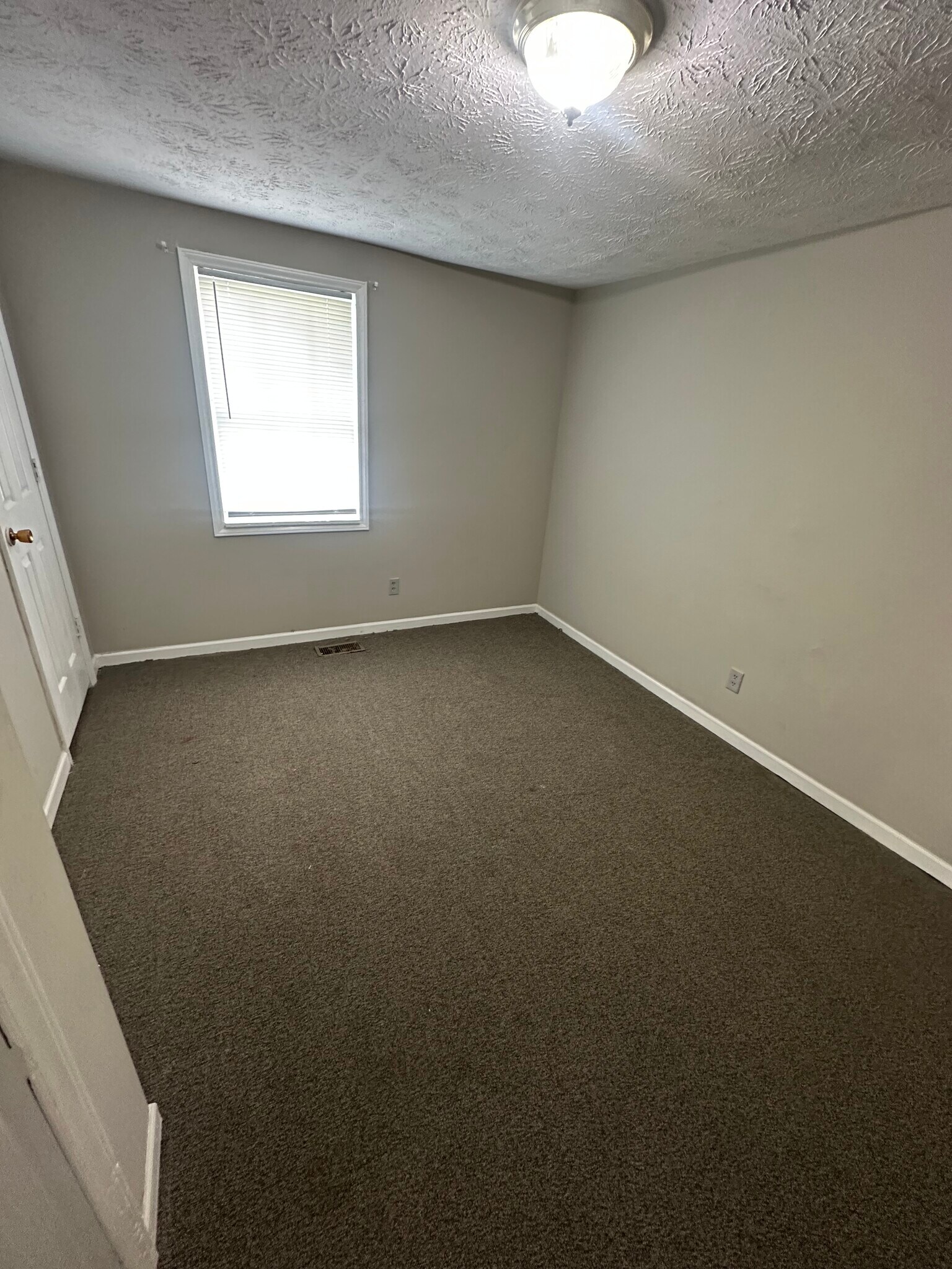 Building Photo - 1612 Alton Station Rd