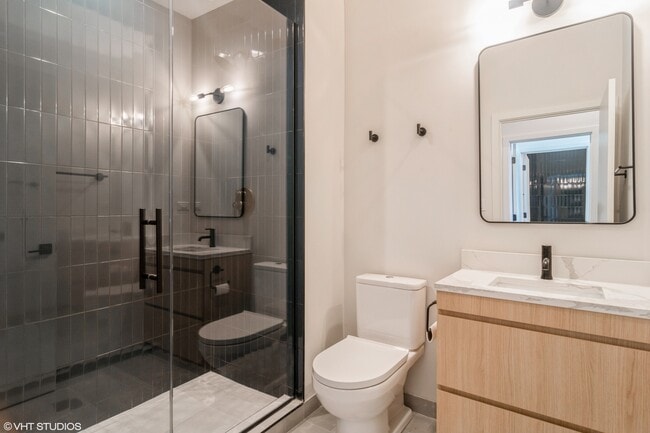 Building Photo - 1775 N Clybourn Ave