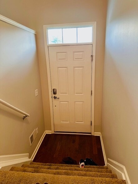 main entrance - 863 Barclay Cir