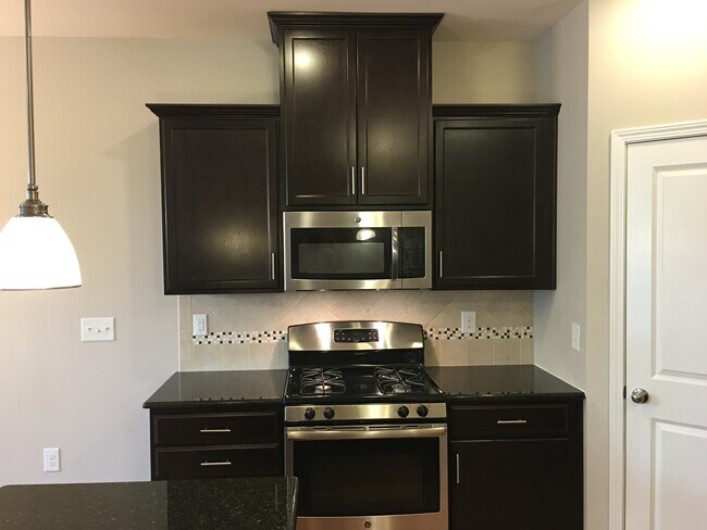 Building Photo - 727 Treviso Ln