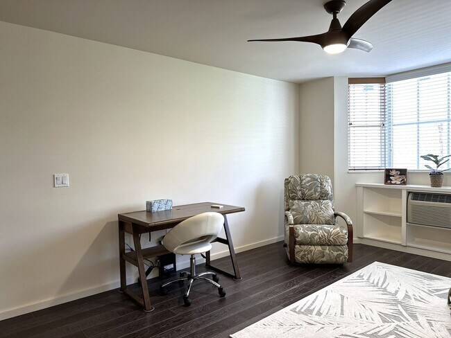 Building Photo - The Cove Waikiki - 2BR/2BA/2PK (Pet Negoti...