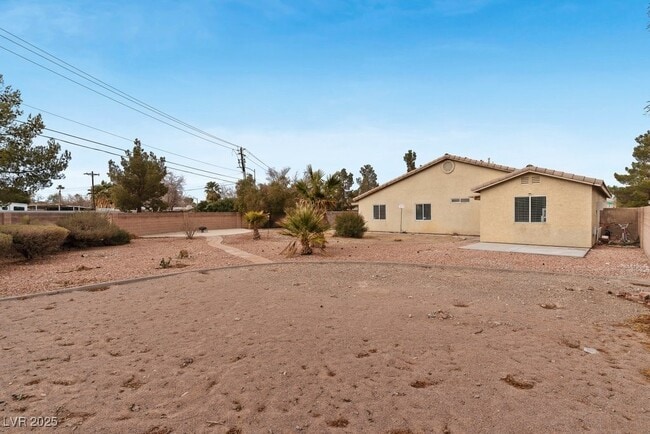 Building Photo - 5339 Estornino Ave