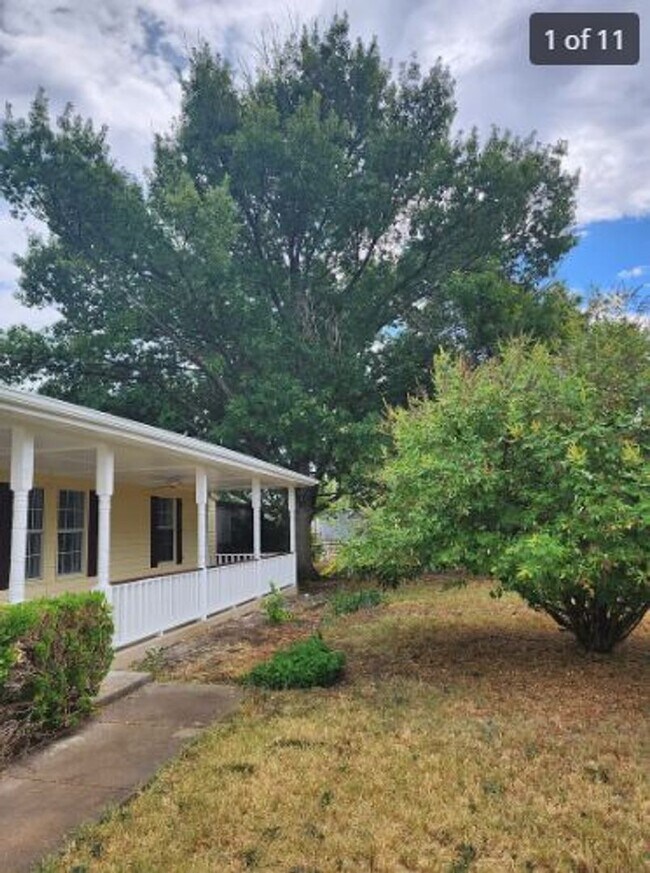 Primary Photo - Beautiful & Unique Rental Home Spacious, C...