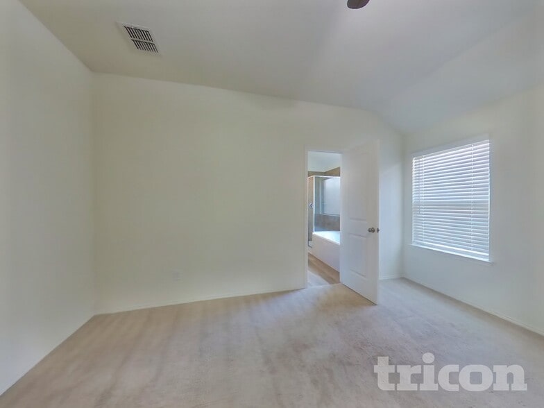 Building Photo - 2428 Dolostone Dr