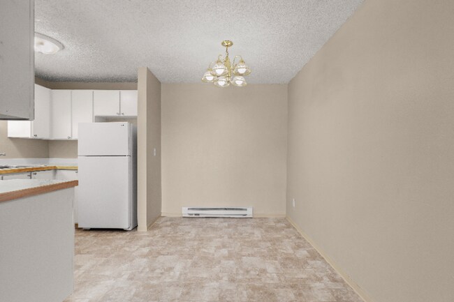 Building Photo - 11540 Pinehurst Way NE