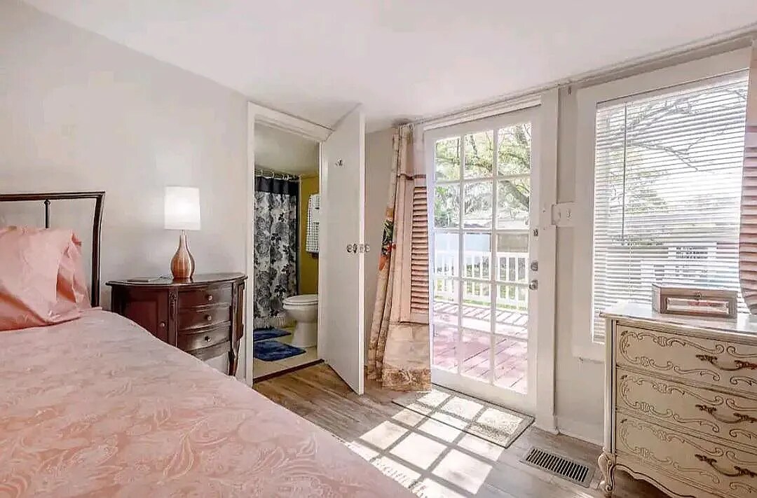 Building Photo - 228 W Jean St