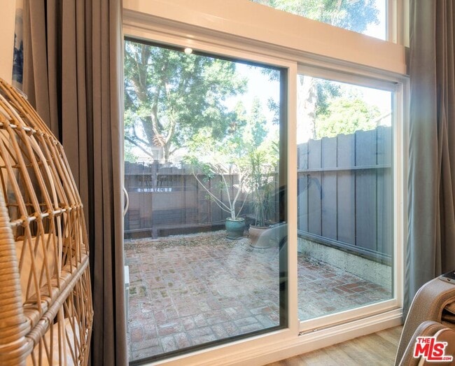 Building Photo - 5848 Canterbury Dr