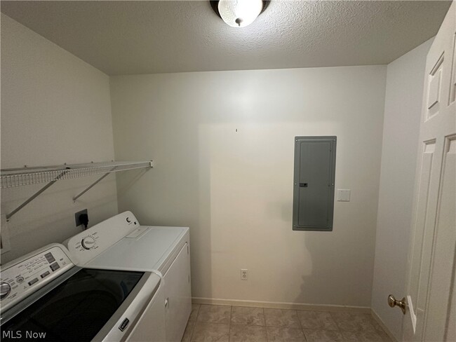 Building Photo - 3649 Indian Run Dr