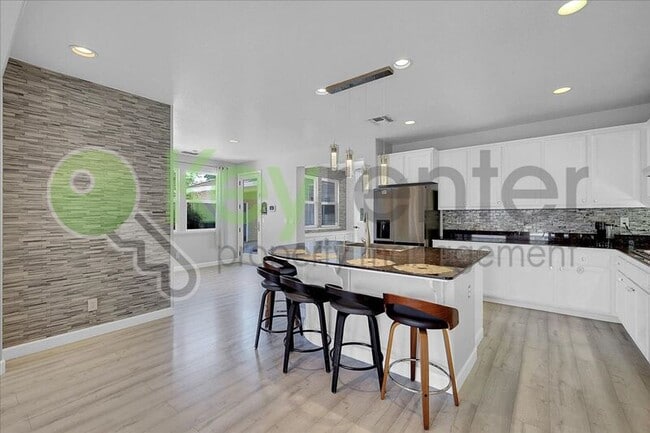 Building Photo - 1740 Allenwood Cir