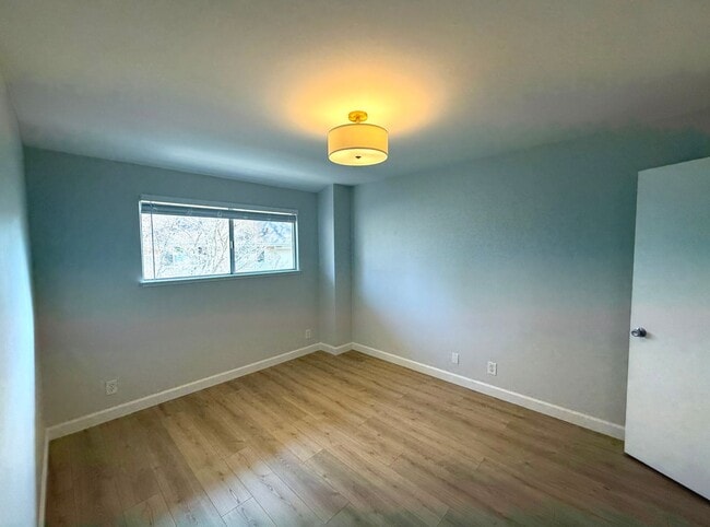 Building Photo - REMODELED LARGE 1600sf 4BR/2BA 3PK ?Miramonte Gardens AVAIL NOW