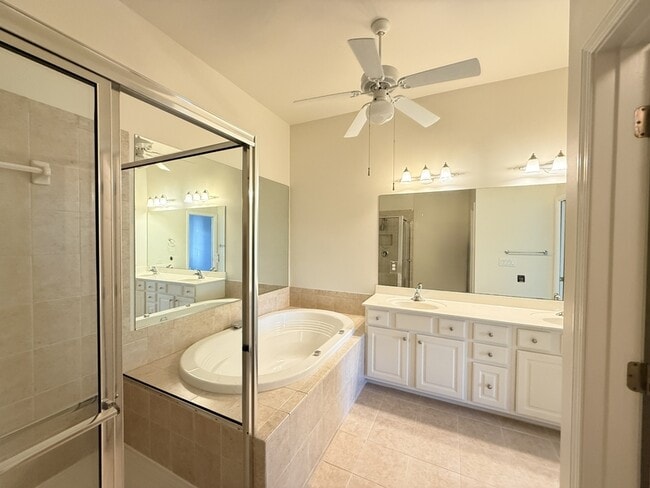 Building Photo - 1705 Waters Edge Trail