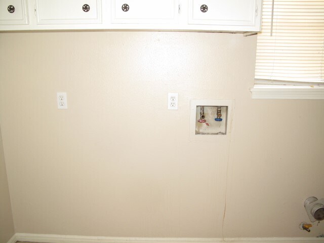 Building Photo - 702 Oder Ln