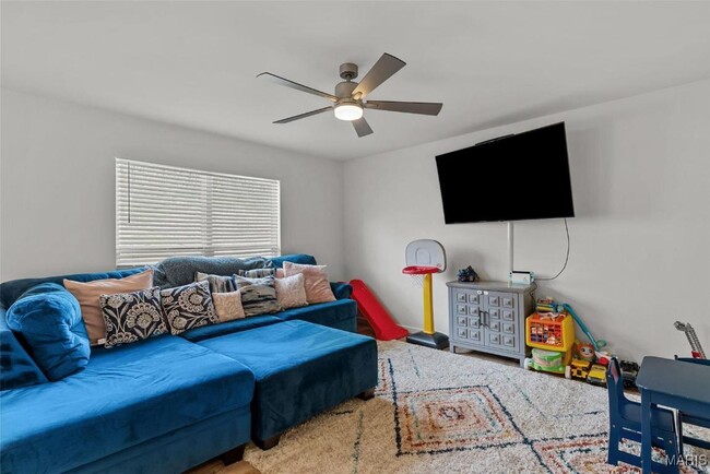 Building Photo - 757 Fox Creek Dr