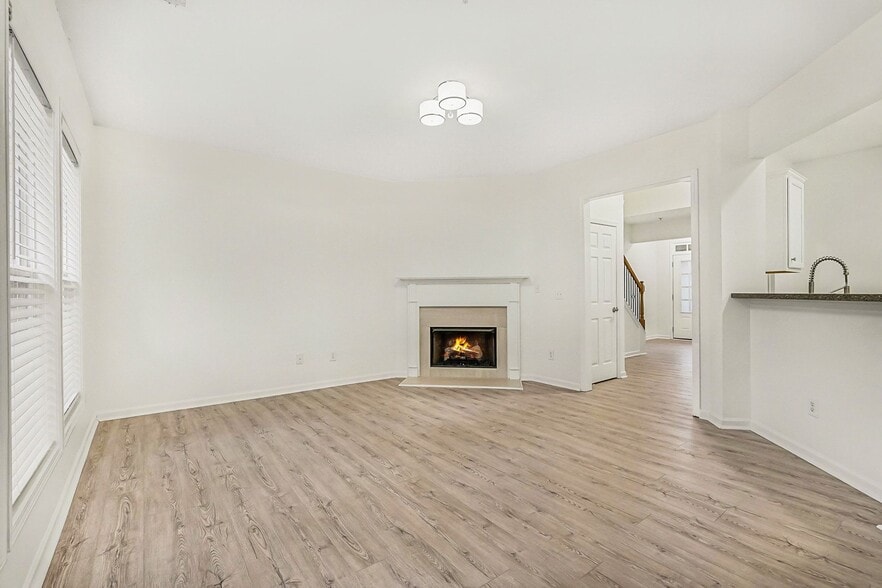 Building Photo - 1645 Caswell Pky