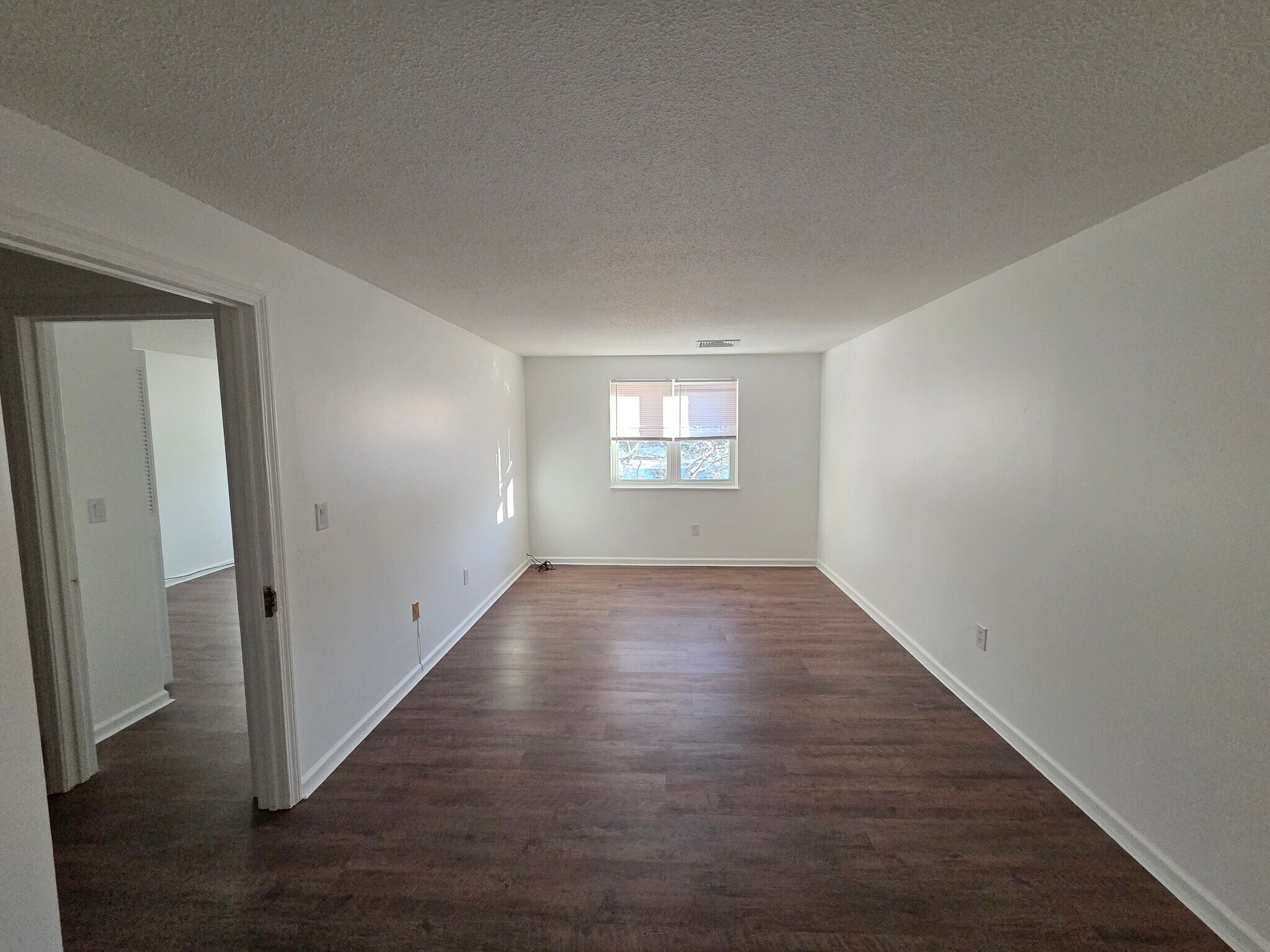 Building Photo - 10 Longworth Ave