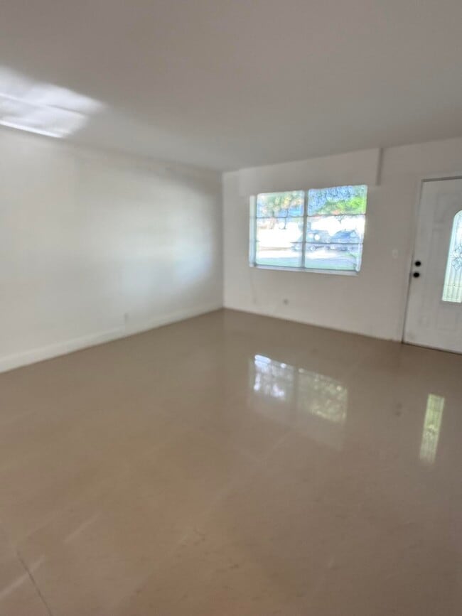 Building Photo - 3601 Avenue T