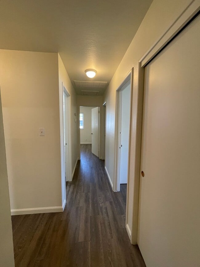 Building Photo - Charming 3-Bedroom Home in Prime Roseville...