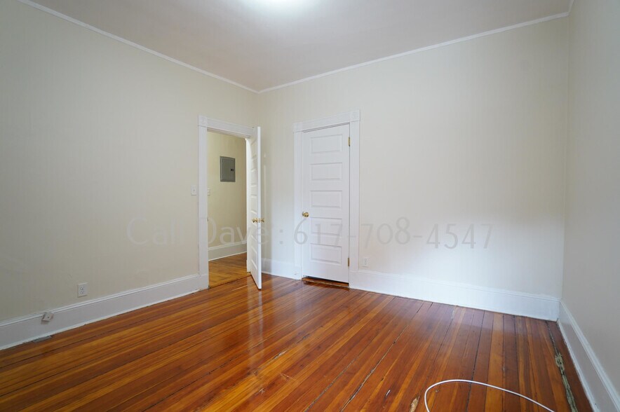 Building Photo - 1589 Beacon St