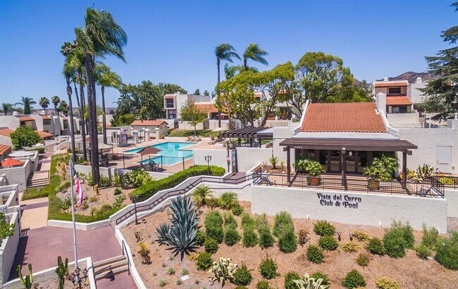 Building Photo - Great townhome in Del Cerro!