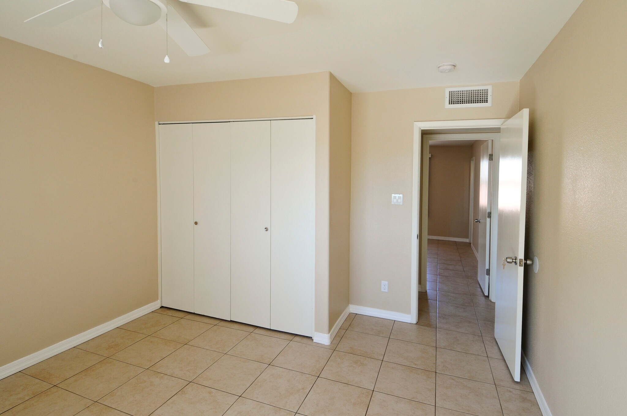 Bedroom 3 - 2417 S Newberry Rd