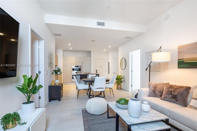 Building Photo - 4010 S Ocean Dr