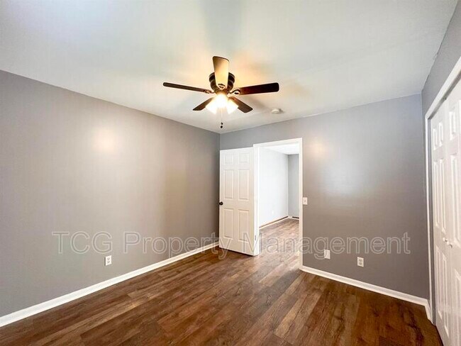 Building Photo - 629 3rd Ave