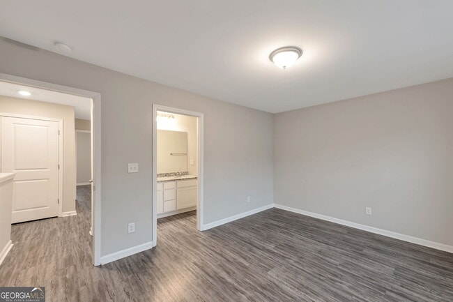 Building Photo - 320 Ashigan St