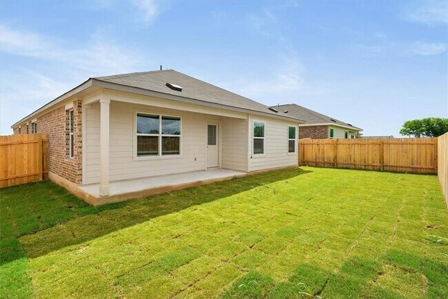 Building Photo - 325 Escondido Cir