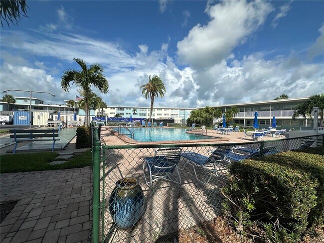 Building Photo - 6161 Gulf Winds Dr