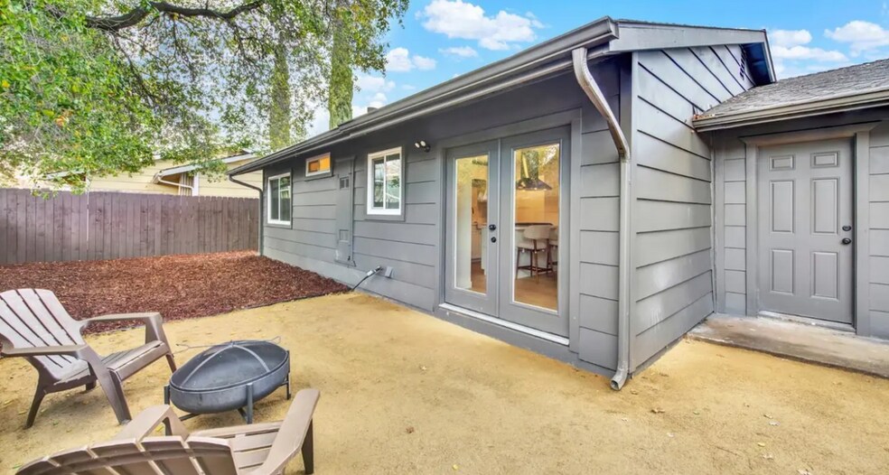 Building Photo - 6610 Oak Leaf Ct