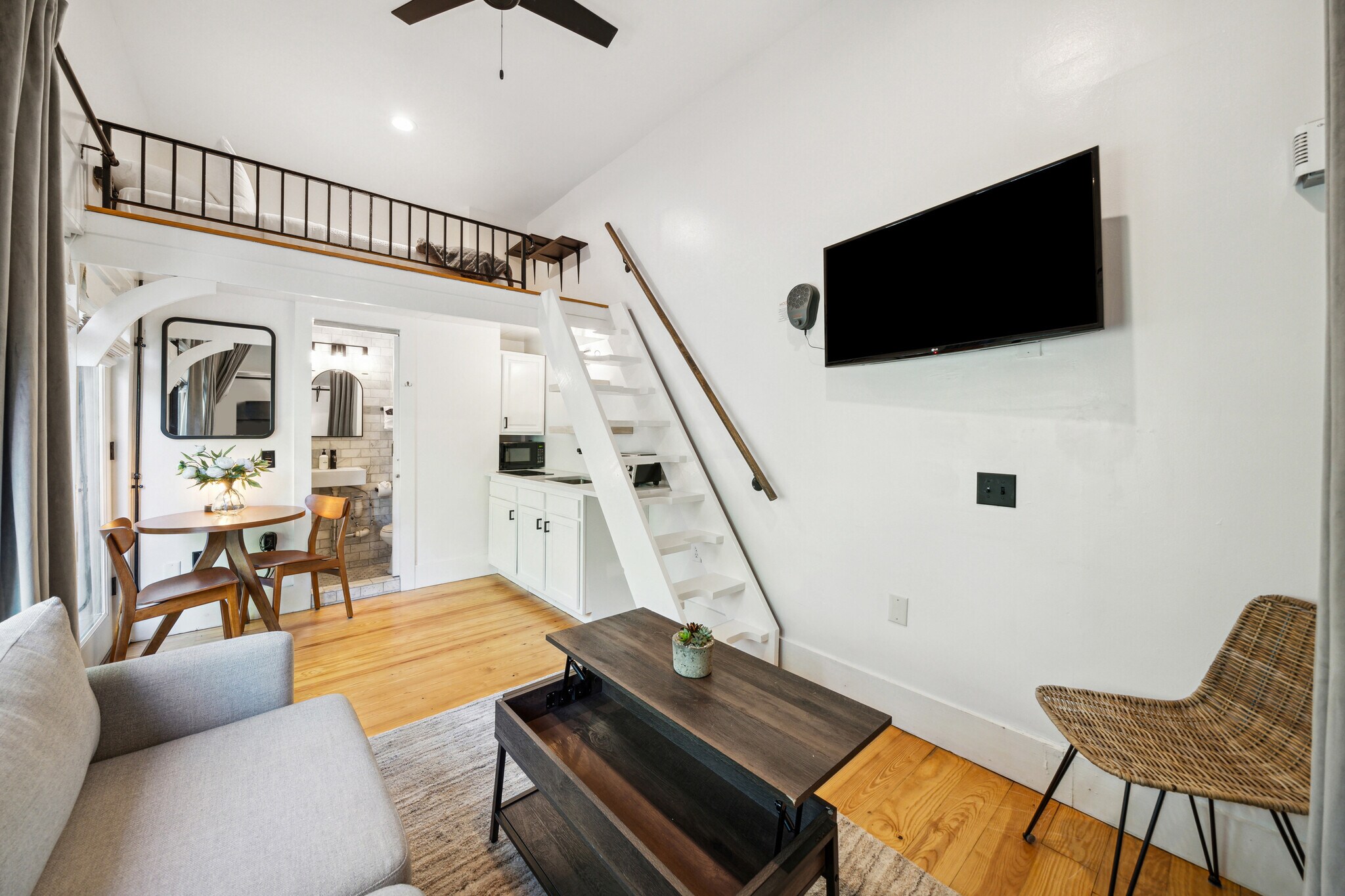 Building Photo - 33 Cannon St