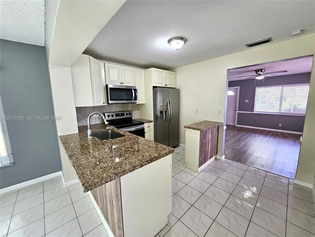 Building Photo - 1040 NW 73rd Terrace