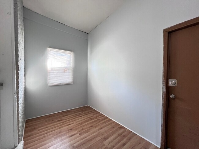Building Photo - 2707 E 78th St