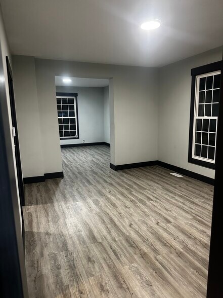 Building Photo - 111 N Melvin St