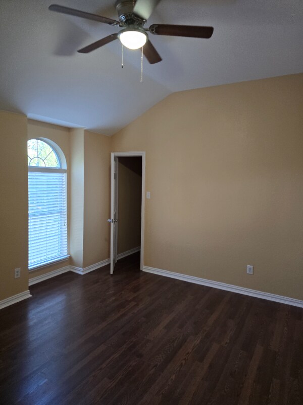 Building Photo - 224 Bluefinch Dr
