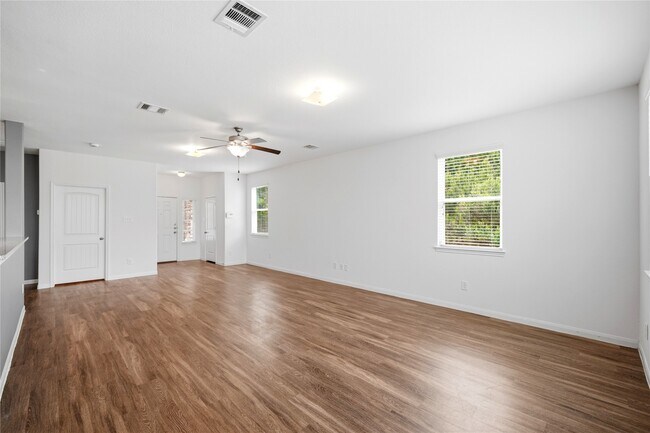 Building Photo - 10322 Urban Oak Trl