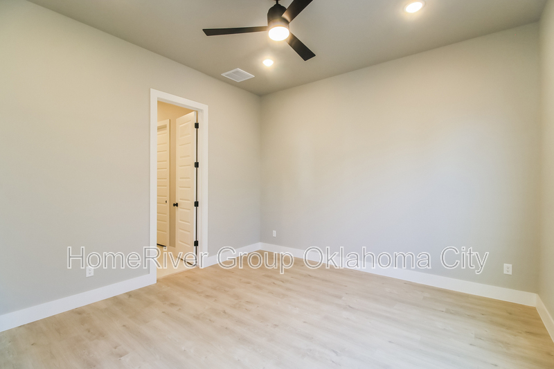 Building Photo - 2549 NW 131st St