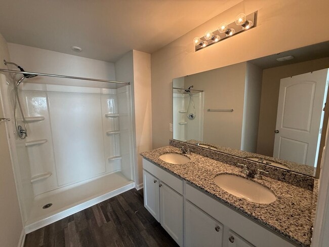 Building Photo - 2 Story Townhome-Salisbury