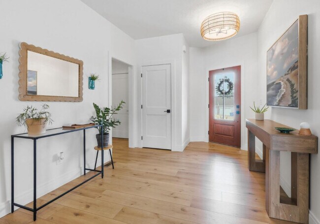 Building Photo - 1 Country Club Ct