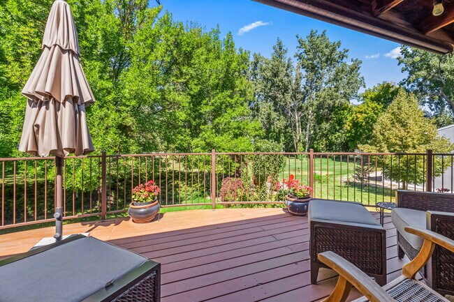 Deck - 2971 Mumbarto Ave