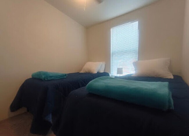 Building Photo - 9337-9339 Montemar Drive