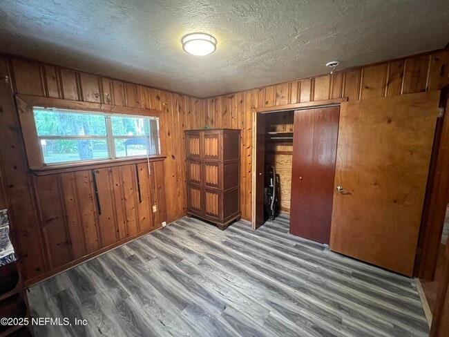 Building Photo - 1406 S 14th St